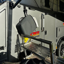 Load image into Gallery viewer, Paper towel hanger for camping. Great storage bag.