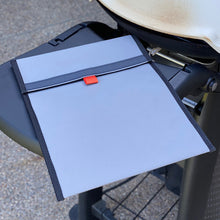 Load image into Gallery viewer, Closed grey grill plate separator