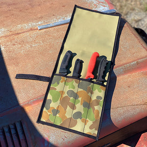 4 knives inside knife roll