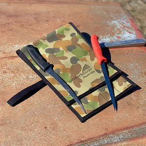 2 knives on knife roll
